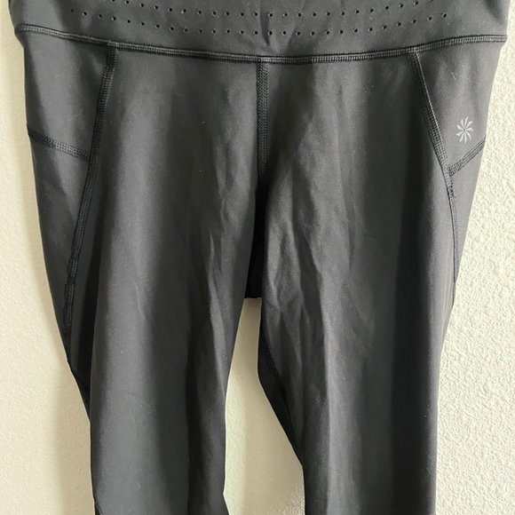 Athleta Women's Stealth Trucool Black Capri Laser Cut Leggings Size S - Picture 4 of 11